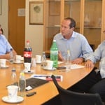 ניר ברקת מוביל המאבק.